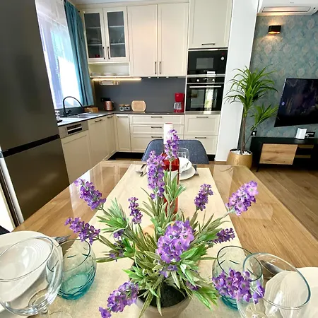 Luxury House Prestige Split