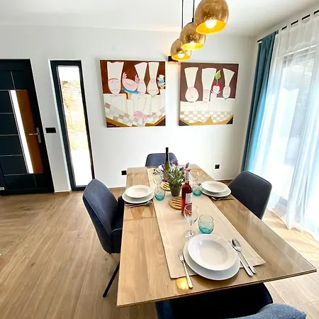 Luxury House Prestige *