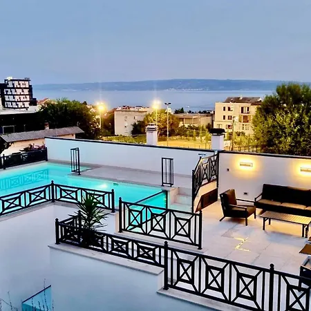 Luxury House Prestige Split
